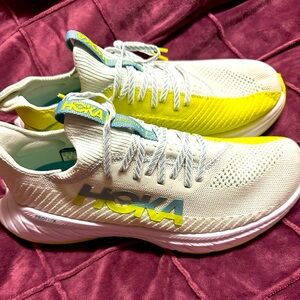 New without box, two tone women’s HOKA sneakers
